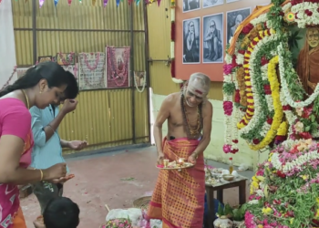 விழுப்புரம் ADMK அலுவலக சாவி ஒப்படைப்பு: புதிய மாவட்ட செயலாளர் பசுபதி இருக்கையில் அமர்ந்தார்