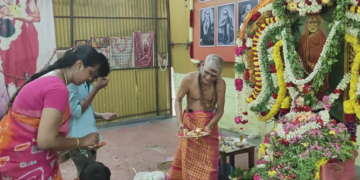 விழுப்புரம் ADMK அலுவலக சாவி ஒப்படைப்பு: புதிய மாவட்ட செயலாளர் பசுபதி இருக்கையில் அமர்ந்தார்