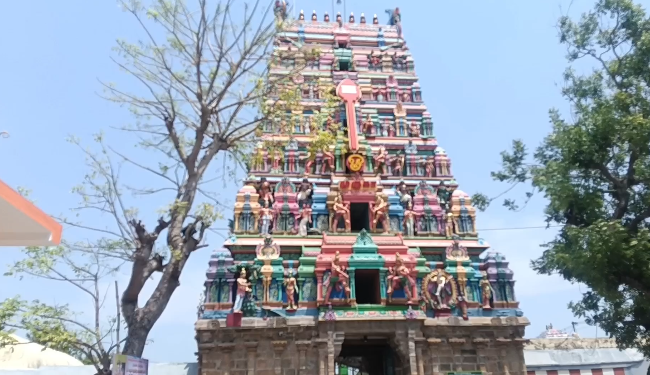 ஆழ்குழாய் கிணறு அமைத்துள்ள விவசாயிகளுக்கு மின் இணைப்பு வழங்க மறுத்த அதிகாரிகள். கோர்ட்டு உத்தரவை மதிக்காத அதிகாரி
