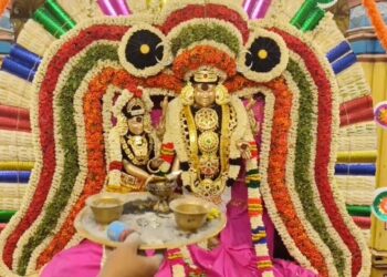 TVK பதவி ஏற்க அழைக்காத தமிழக கவர்னரை கண்டித்து சீர்காழியில் காங்கிரஸ் கட்சி சார்பில் ஆர்ப்பாட்டம்