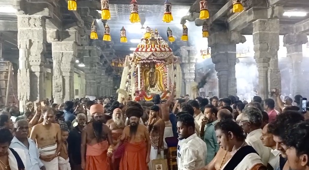 TVK பதவி ஏற்க அழைக்காத தமிழக கவர்னரை கண்டித்து சீர்காழியில் காங்கிரஸ் கட்சி சார்பில் ஆர்ப்பாட்டம்