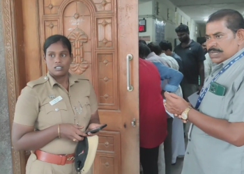 மயிலாடுதுறை கச்சேரி சாலையில் உள்ள மாவட்ட சார் பதிவாளர் அலுவலகத்தில் லஞ்ச ஒழிப்பு போலீசார் சோதனை