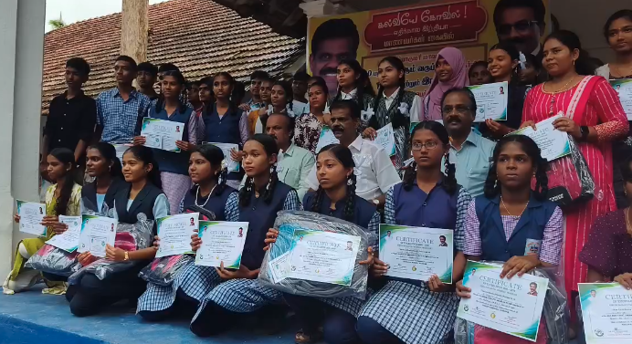 தமிழகம் முழுவதும் உள்ள பள்ளிகளில் வாரம் ஒரு முறை தற்போதைய வகுப்புகள் நடத்தப்பட திரைப்பட தயாரிப்பாளரும் கலப்பை இயக்க PDசெல்வகுமார்