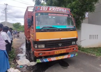 நாட்றம்பள்ளி அருகே மணல் கடத்தல் லாரியை பறிமுதல் செய்து SI காவல் நிலையம் வந்தபோது மோதி விபத்து