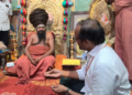 தருமபுரம் ஆதீனத்தில் தமிழக உணவுத்துறை அமைச்சர் வேங்கடரமணன், ஆதீன மடாதிபதியை நேரில் சந்தித்து ஆசி