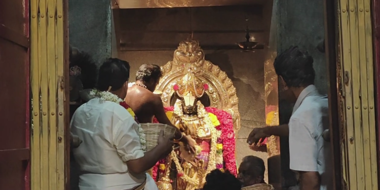கங்கணம்புத்தூர் ஊராட்சியில் சாலைவசதி செய்து தர வலியுறுத்தியும், குடிநீர் வழங்ககோரியும் ஆர்ப்பாட்டம்