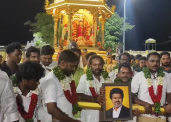 கங்கணம்புத்தூர் ஊராட்சியில் சாலைவசதி செய்து தர வலியுறுத்தியும்,  குடிநீர் வழங்ககோரியும் ஆர்ப்பாட்டம்