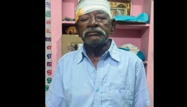 கங்கணம்புத்தூர் ஊராட்சியில் சாலைவசதி செய்து தர வலியுறுத்தியும்,  குடிநீர் வழங்ககோரியும் ஆர்ப்பாட்டம்