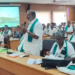 மயிலாடுதுறை மாவட்ட ஆட்சியர் அலுவலகத்தில் நடைபெற்ற விவசாயிகள் குறைதீர் கூட்டத்தில் தனியார் நிறுவனங்கள் உரங்களை கூடுதல் விலைக்கு விற்பனை செய்வதை தடுக்க நடவடிக்கை