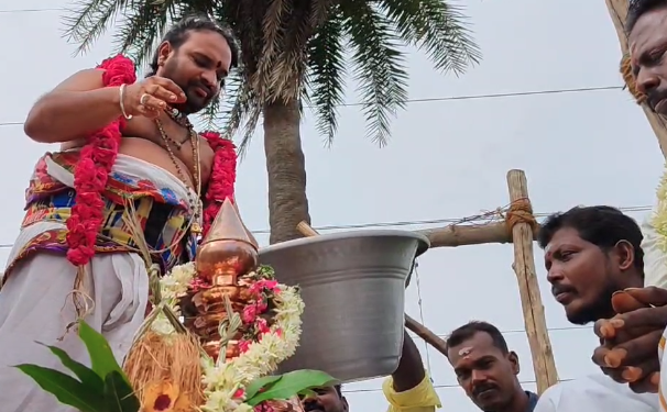 மயிலாடுதுறை அகரஅன்னவாசல் கிராமத்தில் பழமை வாய்ந்த வீரமா காளியம்மன் கோயிலில் மகா கும்பாபிஷேகம்