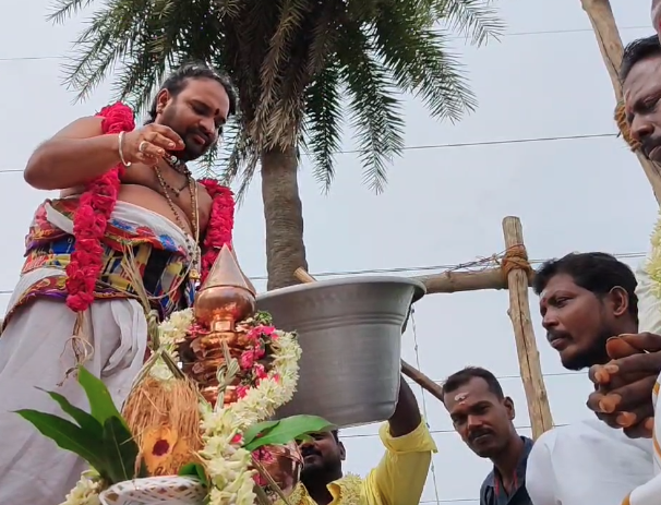 மயிலாடுதுறை அகரஅன்னவாசல் கிராமத்தில் பழமை வாய்ந்த வீரமா காளியம்மன் கோயிலில் மகா கும்பாபிஷேகம்