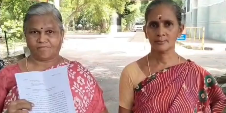 திருவள்ளூர் கார் நிறுத்துவதற்கு இடம் இல்லாததால் பக்கத்து வீட்டின் காம்பவுண்ட் சுவற்றை வீட்டில் யாரும் இல்லாத நேரத்தில் இடித்து தரைமட்டமாக்கிய நபர்