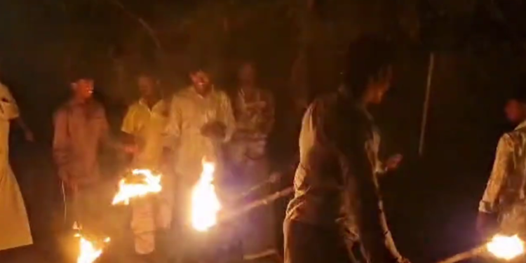 முன்னாள் அமைச்சர் காமராஜை கடுமையாக வெளுத்தடுத்த புதிய அதிமுக மாவட்ட செயலாளர் ஆர்.டி மூர்த்தி