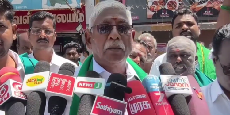 தருமபுரம் ஆதீன பட்டினப்பிரவேசம் நிகழ்ச்சியில் பங்கேற்க வந்த பிரபல பாடகர் வேல்முருகன்
