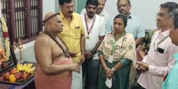தருமபுரம் ஆதீன பட்டினப்பிரவேசம் நிகழ்ச்சியில் பங்கேற்க வந்த பிரபல பாடகர் வேல்முருகன்