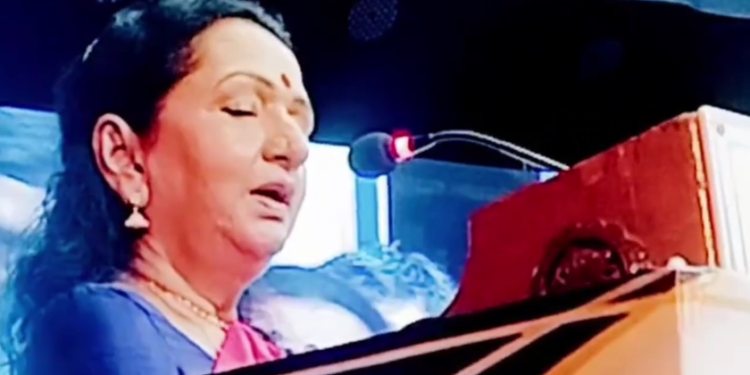 தருமபுரம் ஆதீன பட்டினப்பிரவேசம் நிகழ்ச்சியில் பங்கேற்க வந்த பிரபல பாடகர் வேல்முருகன்