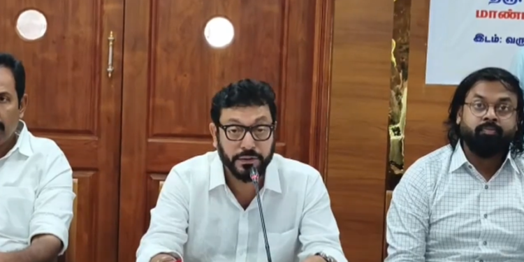 தருமபுரம் ஆதீன பட்டினப்பிரவேசம் நிகழ்ச்சியில் பங்கேற்க வந்த பிரபல பாடகர் வேல்முருகன்