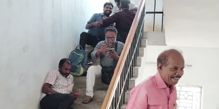 மயிலாடுதுறை நீதிமன்ற வளாகத்தில் 1093 வழக்குகளில் 1கோடியே 95 லட்சம் ரூபாய்க்கு சமரசத் தீர்வு