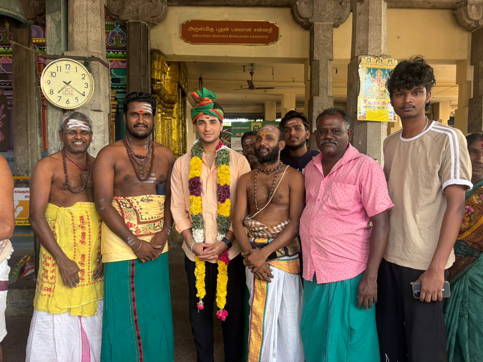 திருவெண்காடு சுவேதாரண்யேஸ்வரர் சுவாமி கோவிலில், இந்திய கிரிக்கெட் வீரர் அபிஷேக் ஷர்மா இன்று சாமி தரிசனம்