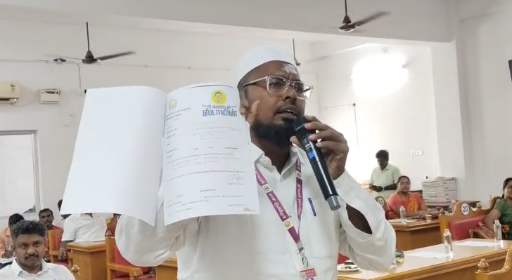 விழுப்புரம் நகராட்சி கூட்டத்தில் உதயநிதி ஸ்டாலின் படத்திற்கு எதிர்ப்பு – அதிமுக, காங்கிரஸ் உறுப்பினர்கள் அமளி