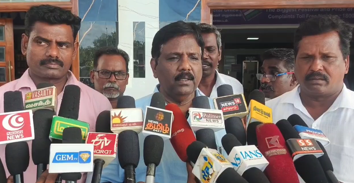 திருவாரூரில் ஆட்டோ தொழிற்சங்க தலைவர்கள் மீது போடப்பட்ட பொய் வழக்குகளை வாபஸ் வாங்க CITUசார்பில் ஆர்ப்பாட்டம்