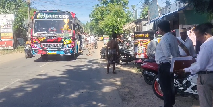 திருவாரூரில் ஆட்டோ தொழிற்சங்க தலைவர்கள் மீது போடப்பட்ட பொய் வழக்குகளை வாபஸ் வாங்க CITUசார்பில்  ஆர்ப்பாட்டம்