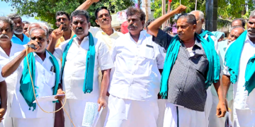 திருவாரூரில் ஆட்டோ தொழிற்சங்க தலைவர்கள் மீது போடப்பட்ட பொய் வழக்குகளை வாபஸ் வாங்க CITUசார்பில்  ஆர்ப்பாட்டம்