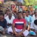 மன்னிப்பள்ளம் ஊர் சார்பில் குளத்தில் வண்டல் மண் எடுக்க அனுமதி மறுப்பு, அரசியல் சார்புள்ள நபர்களுக்கு மட்டும் அதிகாரிகள் அனுமதி ,மக்கள் சாலை மறியல்
