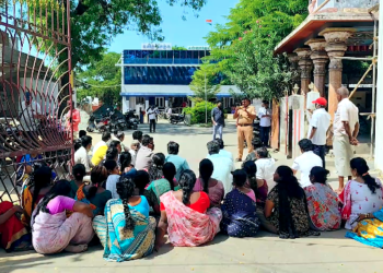 மன்னார்குடி டெப்போ சாலையில் உள்ள குப்பைகிடங்கில் மீண்டும் குப்பைகள் கொட்டும் முயற்சியை நகராட்சி நிர்வாகம் கைவிட வலியுறுத்தி போராட்டம்
