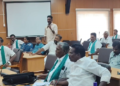 மயிலாடுதுறை விவசாயிகள் என்ற பெயரில் குளங்களில் வண்டல்மண் சட்டத்திற்கு புறம்பாக விதிமுறைகளை மீறி அள்ளப்படுவதாக விவசாயிகள் வேதனை