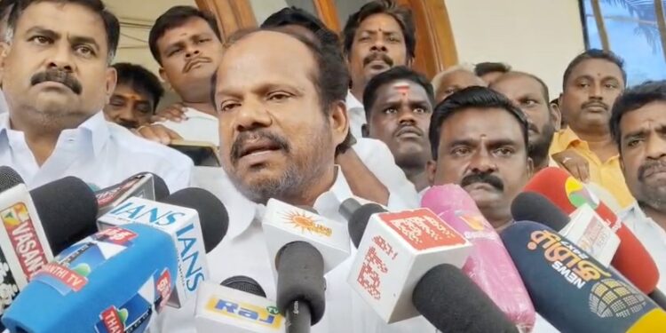 ADMKமுன்னாள் அமைச்சர் CV.சண்முகம் அவருடைய அண்ணன் ராதாகிருஷ்ணன் உள்ளிட்ட 6 பேர் மீது புகார்