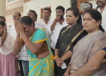 ADMKமுன்னாள் அமைச்சர் CV.சண்முகம் அவருடைய அண்ணன் ராதாகிருஷ்ணன் உள்ளிட்ட 6 பேர் மீது புகார்
