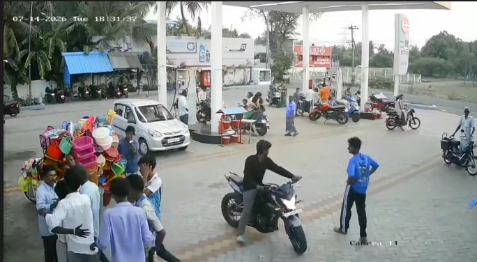 சீர்காழியில் ஓட்டுநர் பயிற்சி பள்ளி உரிமையாளர் தன்னிடம் பயிற்சி பெறும் பெண்களுக்கு பாலியல் தொல்லை