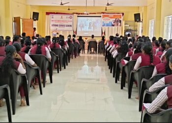 சீர்காழியில் ஓட்டுநர் பயிற்சி பள்ளி உரிமையாளர் தன்னிடம் பயிற்சி பெறும் பெண்களுக்கு பாலியல் தொல்லை