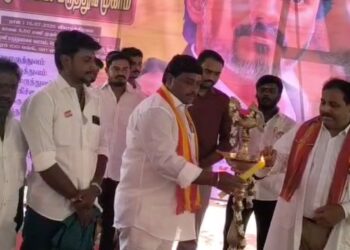 சீர்காழியில் ஓட்டுநர் பயிற்சி பள்ளி உரிமையாளர் தன்னிடம் பயிற்சி பெறும் பெண்களுக்கு பாலியல் தொல்லை