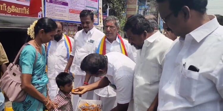 திருவாரூரில் மெடிக்கலில் குட்கா விற்ற இருவர் கைது 37 கிலோ குட்கா பறிமுதல்
