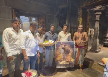 சீர்காழி பிடாரி வடக்கு வீதியில் சாலையில் குளம் போல் ஓடும் கழிவுநீர் பொதுமக்கள் குடியிருப்பு வாசிகள் அவதி