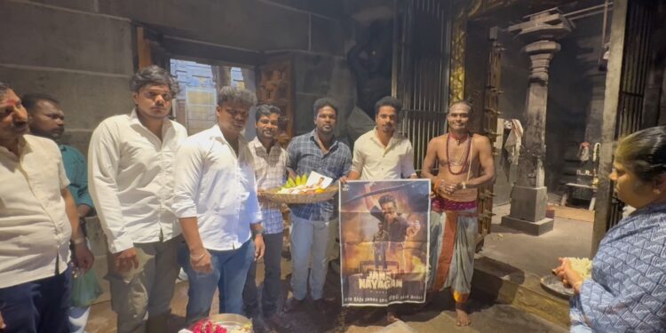 சீர்காழி பிடாரி வடக்கு வீதியில் சாலையில் குளம் போல் ஓடும் கழிவுநீர் பொதுமக்கள் குடியிருப்பு வாசிகள் அவதி