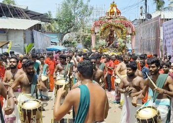 இரவில் திடீரென்று பிரதமர் நரேந்திர மோடி உருவ பொம்மை எரிப்பு இந்திய ஜனநாயக வாலிபர் சங்கத்தினரை கைது