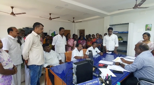 அறுபத்துமூவர் பேட்டையில் ஸ்ரீ சப்த மாதா என்கிற பிடாரி அம்மன் கோவிலில் ஆஷாட நவராத்திரியை முன்னிட்டு திருவிளக்கு பூஜை