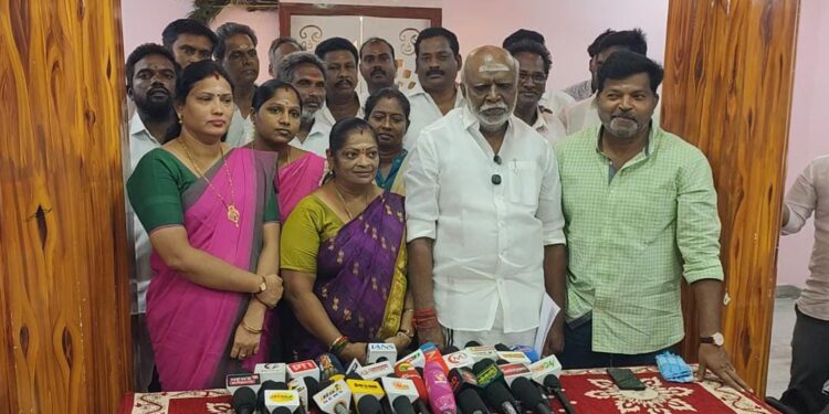 புழல் காவல்துறையுடன் இணைந்து பள்ளி மாணவ மாணவியர் நடத்திய போதை தடுப்பு விழிப்புணர்வு பேரணி