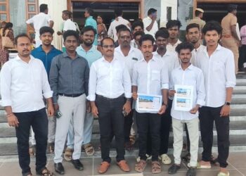 மயிலாடுதுறை மாமரத்துமேடையில் உள்ள திரௌபதி அம்மன் கோவிலின் 20-ஆம் ஆண்டு ஆடி உற்சவ தீமிதி திருவிழா