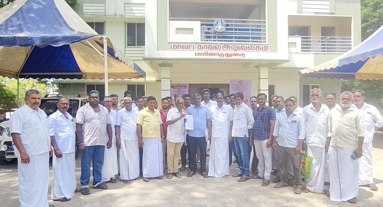 மதுராந்தகம் ஒன்றியத்துக்கு உட்பட்ட தச்சூர் கிராமத்தில் ஒரு மாத காலத்திற்கும் மேலாக சரியாக குடிநீர் வராததால் சாலை மறியல்