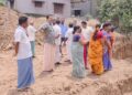மதுராந்தகம் ஒன்றியத்துக்கு உட்பட்ட தச்சூர் கிராமத்தில் ஒரு மாத காலத்திற்கும் மேலாக சரியாக குடிநீர் வராததால் சாலை மறியல்