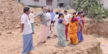 மதுராந்தகம் ஒன்றியத்துக்கு உட்பட்ட தச்சூர் கிராமத்தில் ஒரு மாத காலத்திற்கும் மேலாக சரியாக குடிநீர் வராததால் சாலை மறியல்
