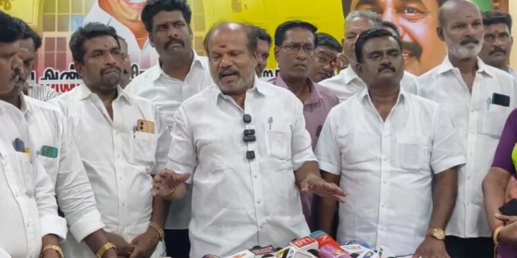 மதுராந்தகம் ஒன்றியத்துக்கு உட்பட்ட தச்சூர் கிராமத்தில் ஒரு மாத காலத்திற்கும் மேலாக சரியாக குடிநீர் வராததால் சாலை மறியல்