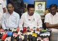 மயிலாடுதுறை அருகே தண்ணீர் இன்றி வறண்ட குளத்தை கிரிக்கெட் மைதானமாக மாற்றி விளையாடும் இளைஞர்கள்