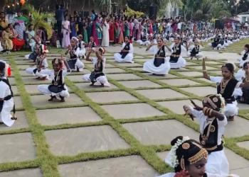 நாகையில் எம்பி தலைமையில் நடைபெற்ற ஆர்ப்பாட்டத்தில் மது போதையில் அலப்பறையில் ஈடுபட்ட நபரால் பரபரப்பு