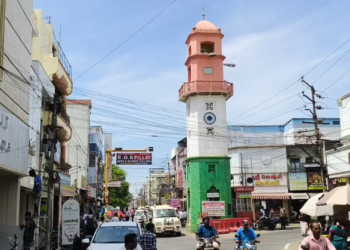 நாகையில் எம்பி தலைமையில் நடைபெற்ற ஆர்ப்பாட்டத்தில் மது போதையில் அலப்பறையில் ஈடுபட்ட நபரால் பரபரப்பு