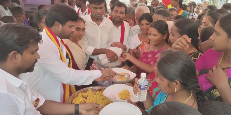 நாகையில் எம்பி தலைமையில் நடைபெற்ற ஆர்ப்பாட்டத்தில் மது போதையில் அலப்பறையில் ஈடுபட்ட நபரால் பரபரப்பு
